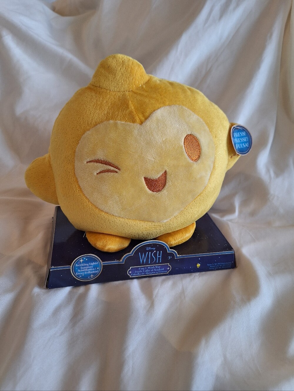 NWT Disney WISH Movie Hug & Wish Light up Plush Star